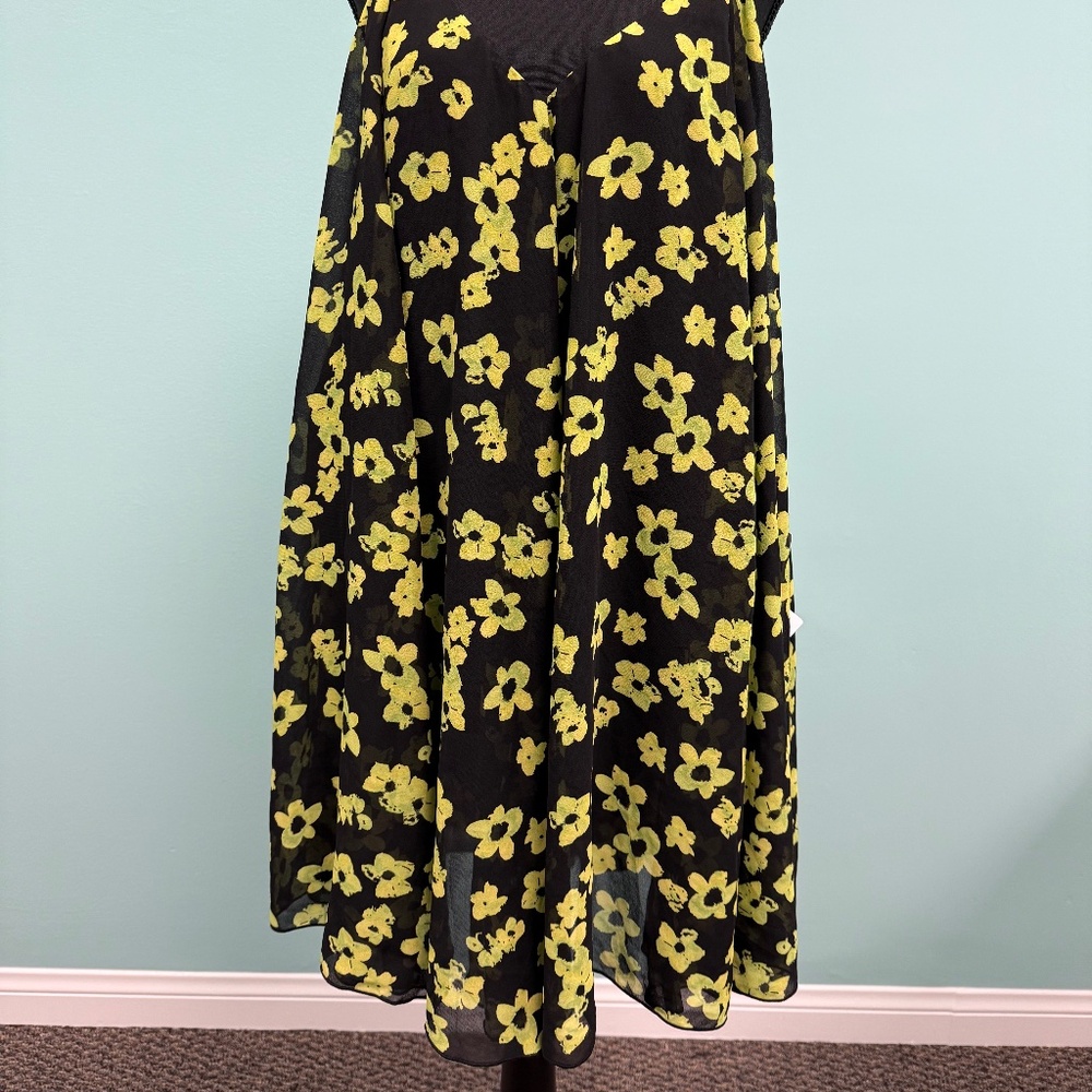Wayf floral dress in citron flowers size M. - Picture 2 of 5